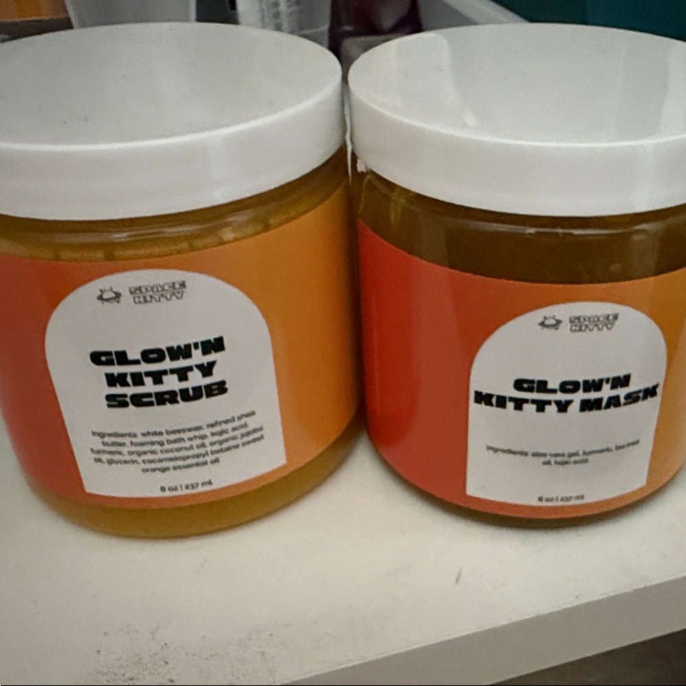 Glow’n Kitty Scrub and Mask Set